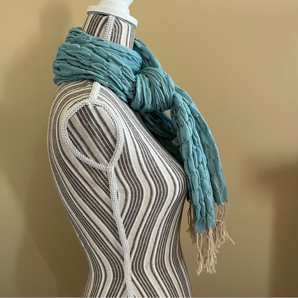 Women’s Blue 100% Viscose Lightweight Fringed Smocked Boho Hippie Scarf - Picture 4 of 10